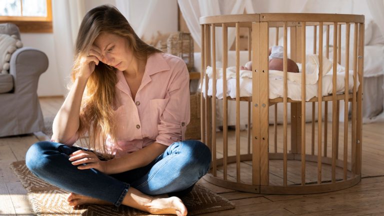 Baby blues : reconnaître les signes pour mieux le surmonter